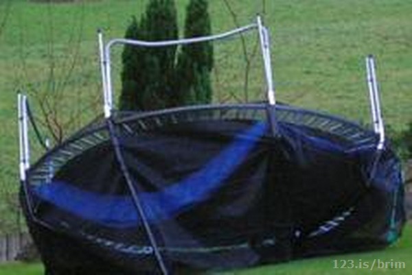Trampolínin vilja gjarnan fjúka.
